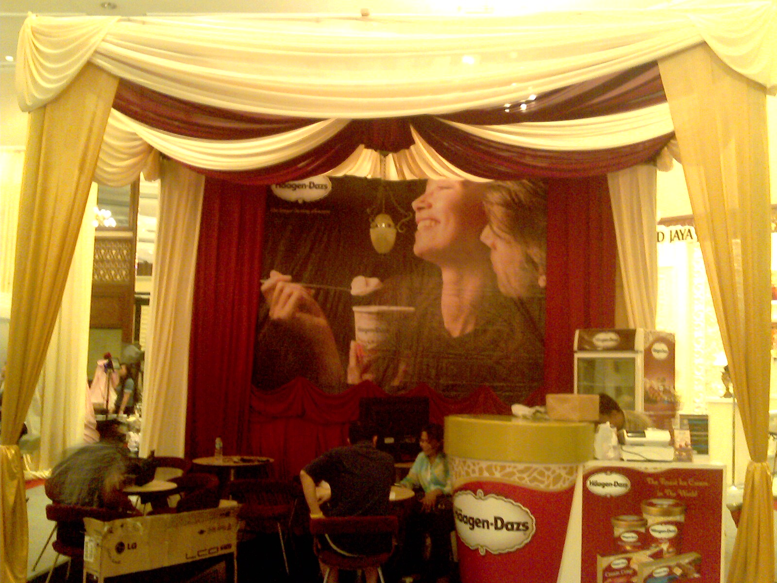 Dekorasi Kain untuk Stand Pameran