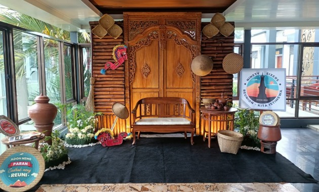 photobooth klasik kayu ukir