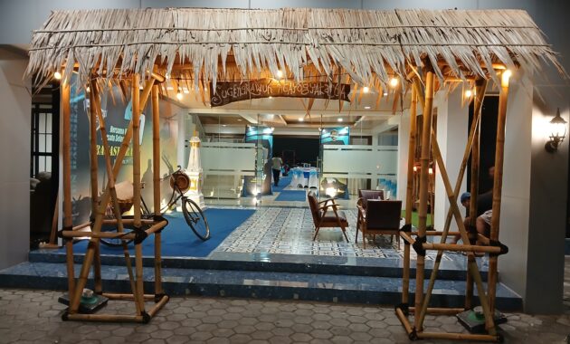 gate gapura bambu Jogja