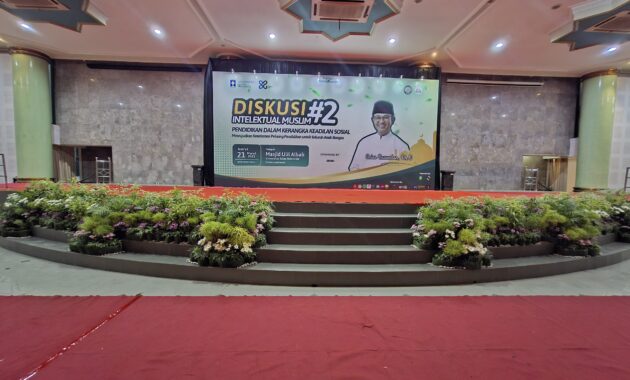 dekorasi seminar wisuda di UII