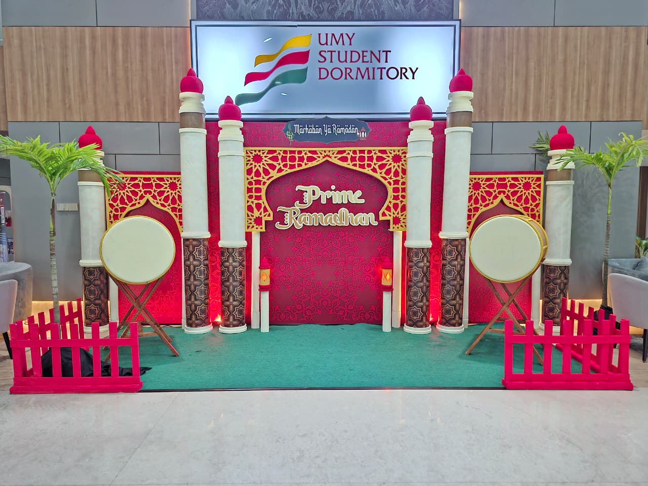 Dekorasi lobby hotel bulan Ramadhan